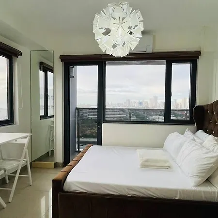 2Br W/ Balcony Manila Bay View Apartment